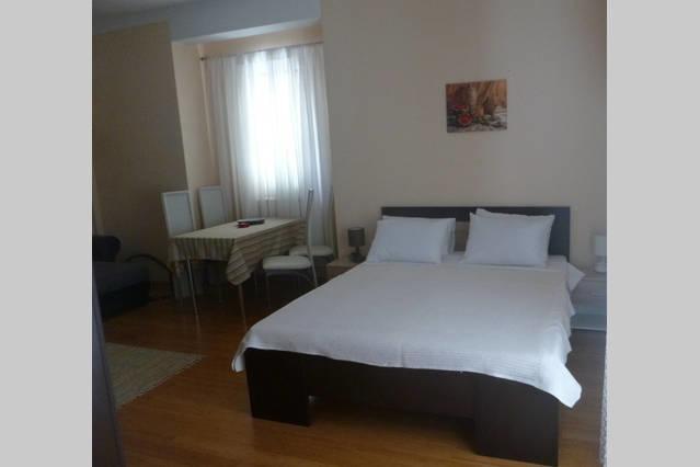 Roman Gardens Studio Apartment Risan Exterior foto