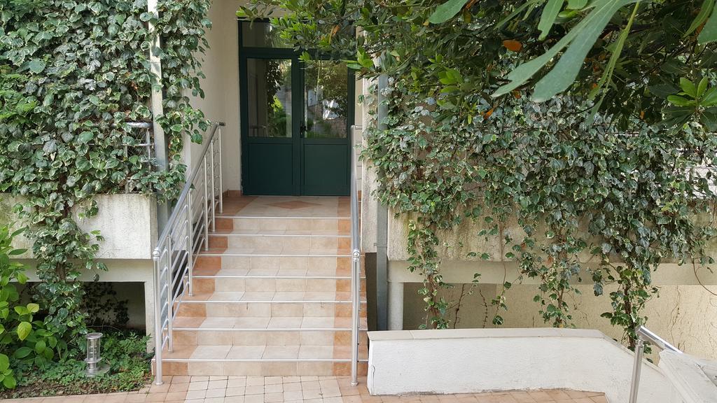 Roman Gardens Studio Apartment Risan Exterior foto