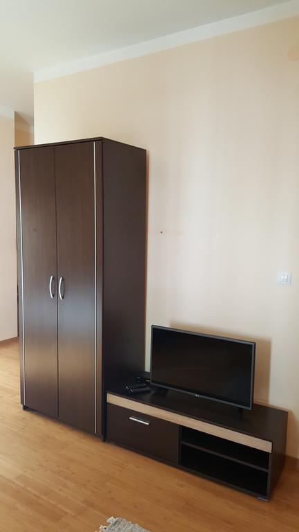 Roman Gardens Studio Apartment Risan Exterior foto